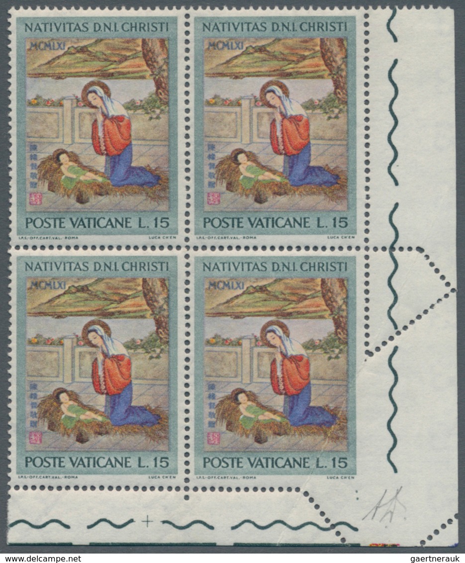 Vatikan: 1961, 15 L "Christmas", Block Of 4 From Lower Right Corner, Corner Stamp Partly Imperforate - Unused Stamps