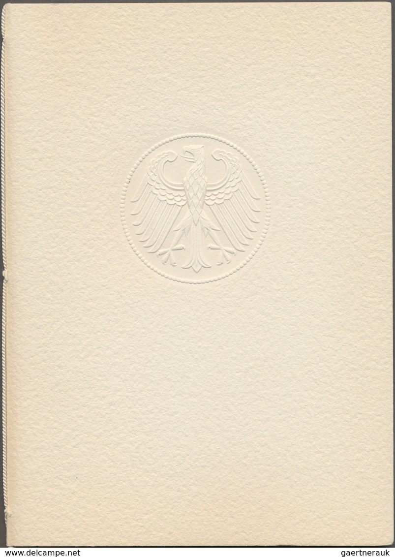 Deutsches Reich - Weimar: 1932, Geschenkheft Der Deutschen Reichspost, überreicht Von Der Dt. Abordn - Unused Stamps