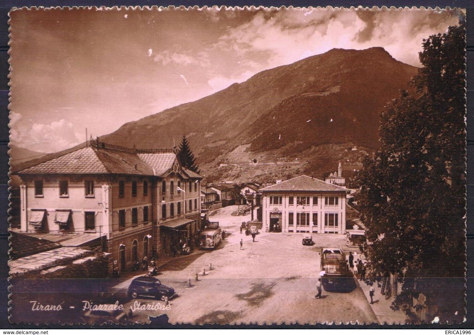 CARTOLINA - CV1050 TIRANO (Sondrio SO) Piazzale Stazione, FG, Viaggiata 1951, Mancanze In Basso, Abrasiooni - Sondrio