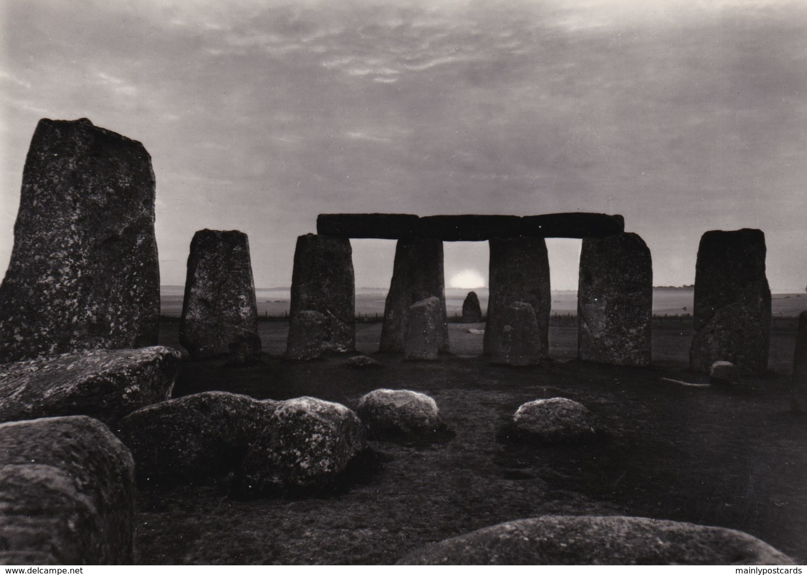 AL99 Stonehenge, Wiltshire, Sunrise - RPPC - Stonehenge