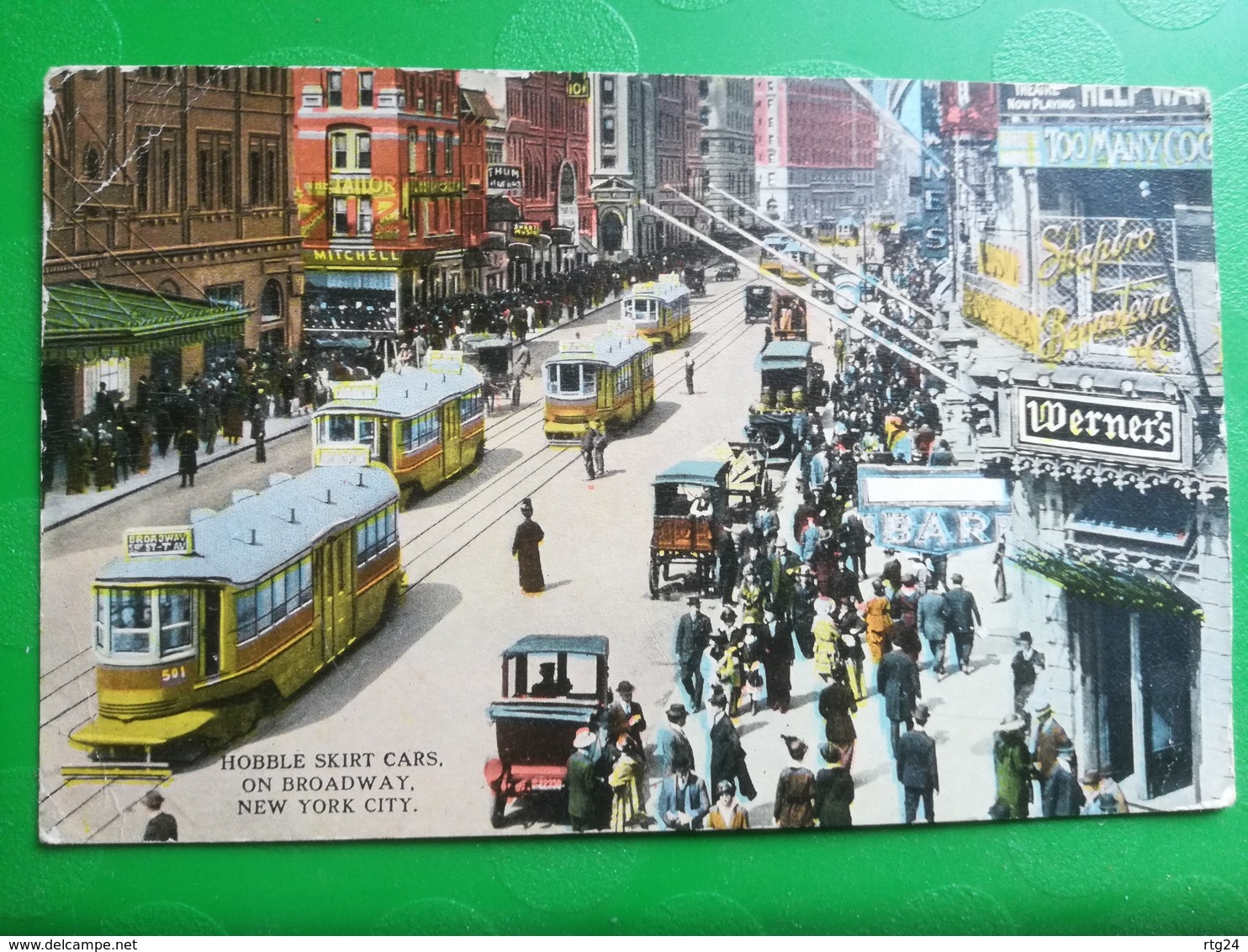 NEW YORK CITY . HOBBLE SKIRT CARS ON BROADWAY . C P A  COLORISEE ET BIEN ANIMEE . ANNEES 1920 . - Broadway