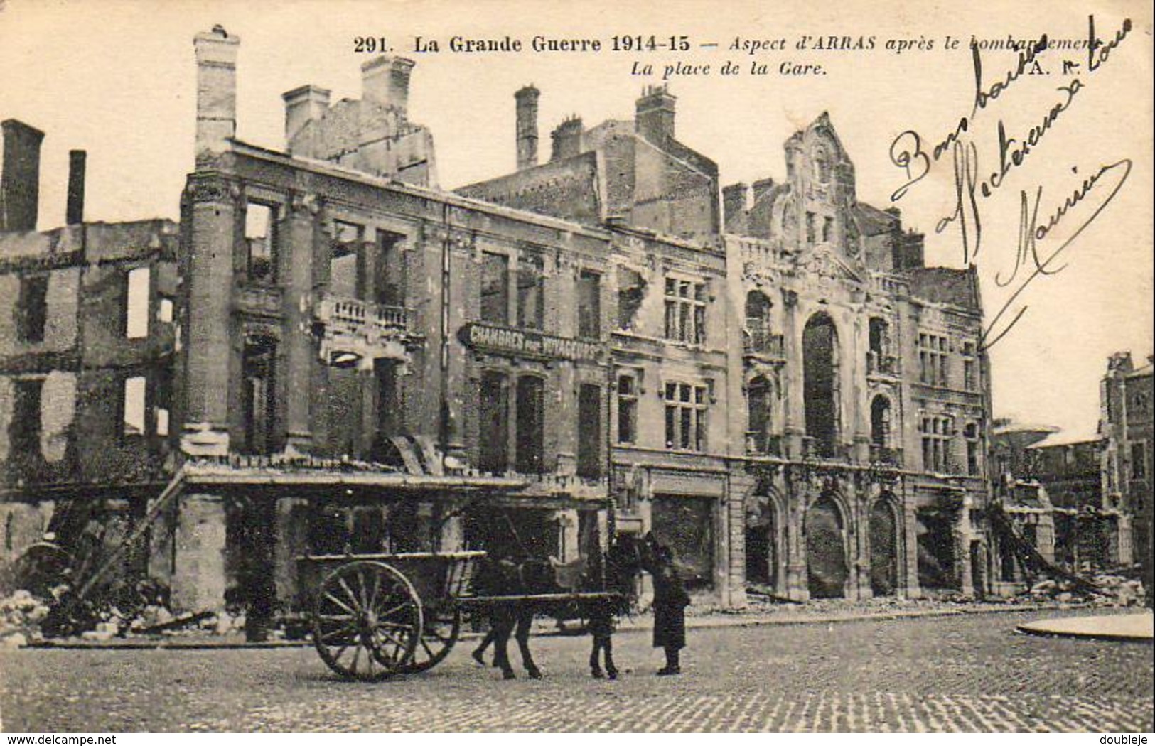 MILITARIA  GUERRE 1914- 18  ARRAS  Après Le Bombardement- La Place De La Gare  ..... - Guerre 1914-18