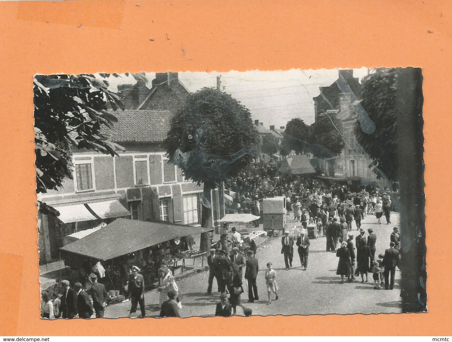 CPSM -   Crécy En Ponthieu   -(Somme) - 4 - La Foire De La St Louis - Crecy En Ponthieu