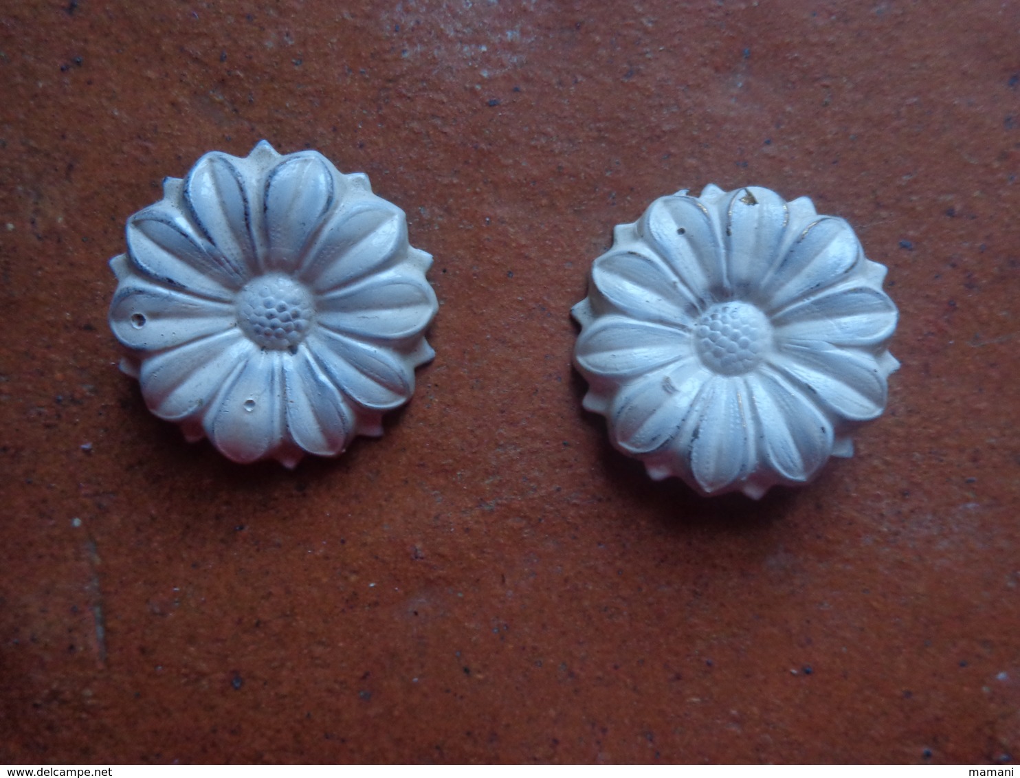 Boucle D'oreilles Clips  (decor De Fleur La Marguerite) En Fer - Other & Unclassified