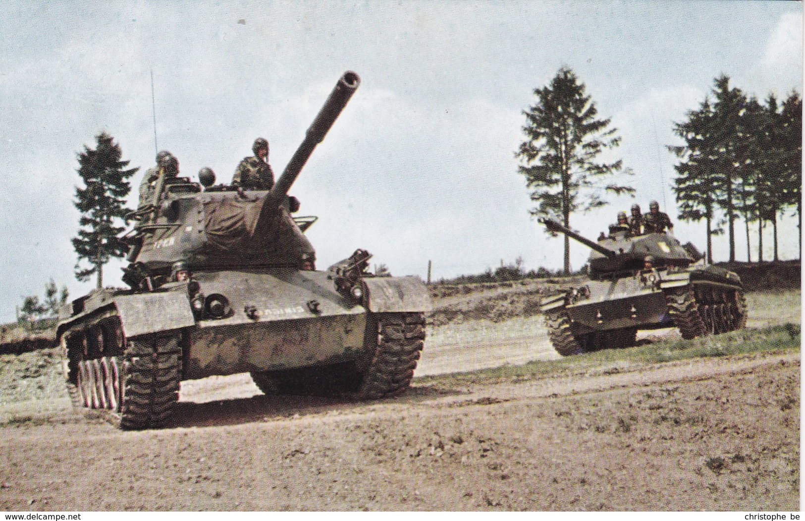 Links Een Patton M 47 En Rechts Een Walker Buldog M 41 (pk54935) - Matériel