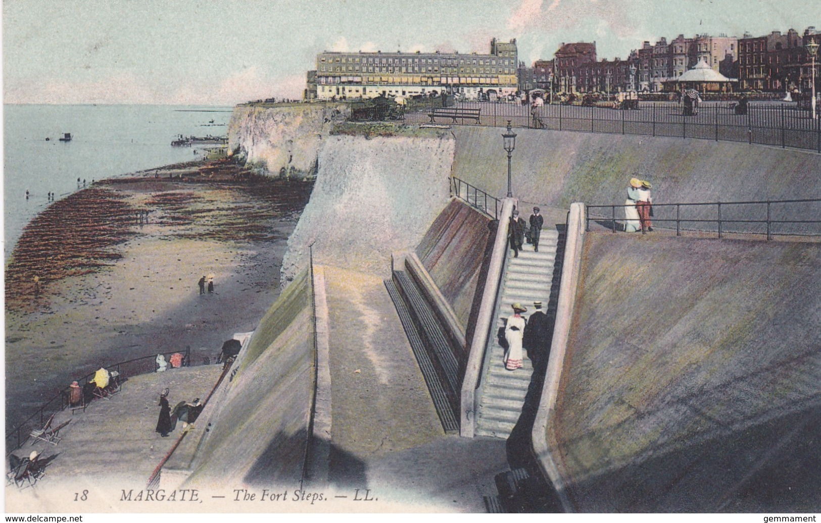 MARGATE - THE FORT STEPS . LL 18 - Margate