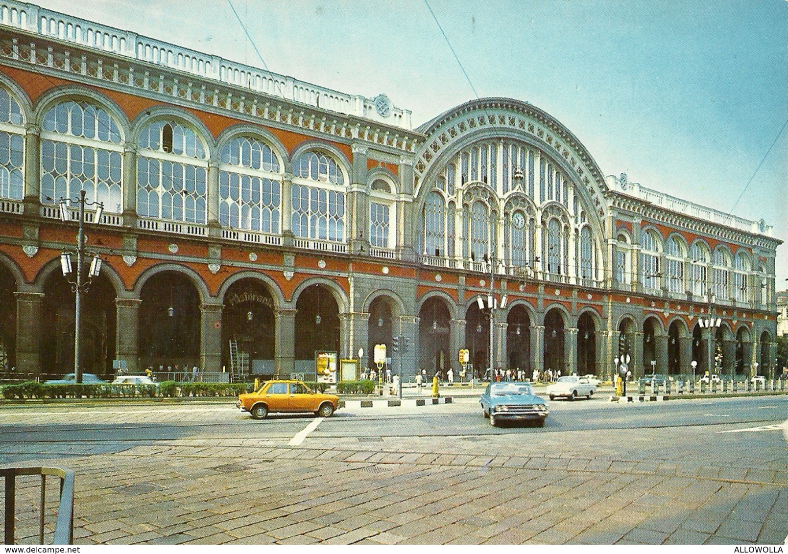 2443 " TORINO - STAZIONE PORTA NUOVA - AUTO ANNI '70 " CART. POST.ORIG.ANIMATA NON SPEDITA - Stazione Porta Nuova