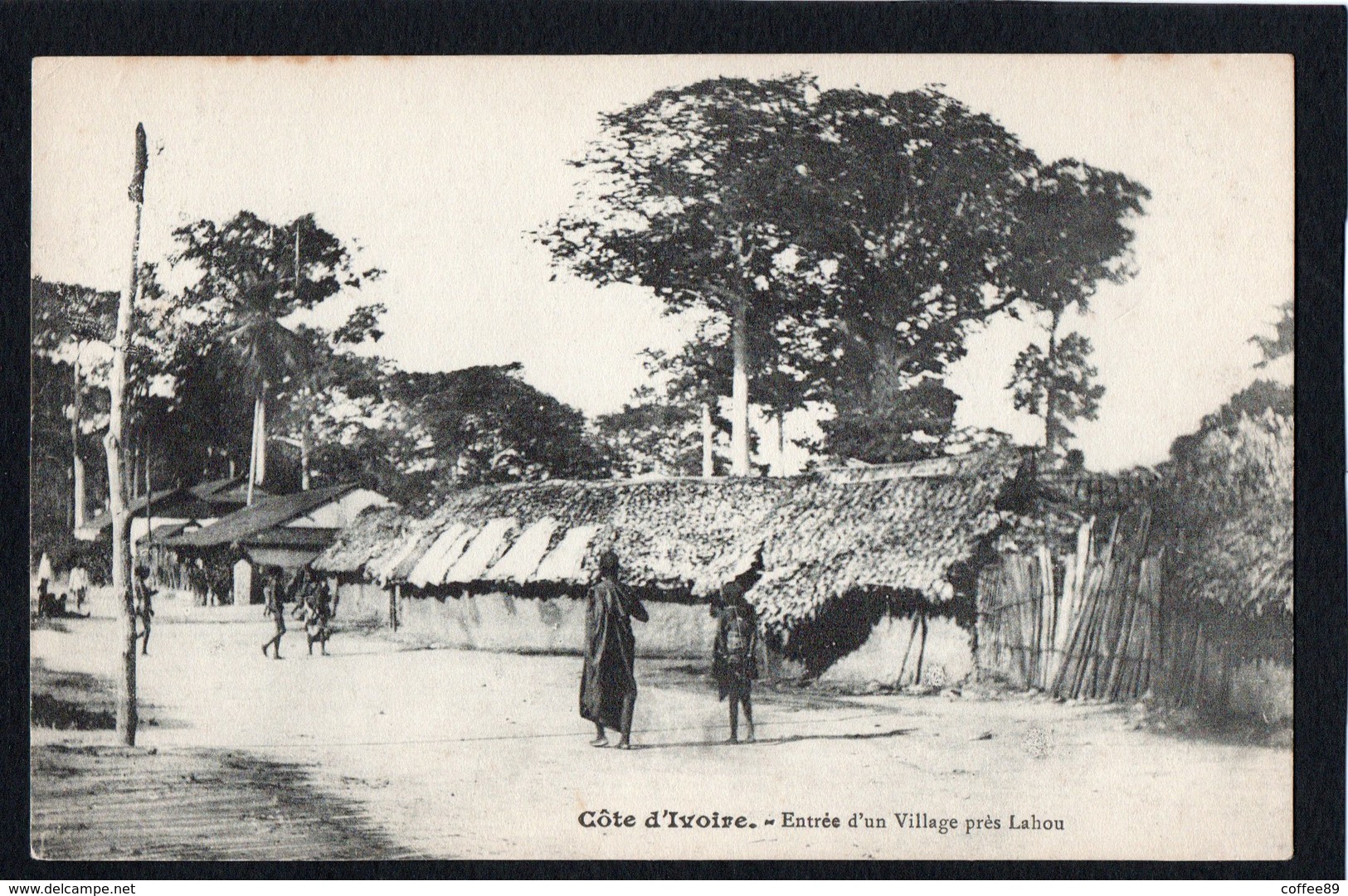 AFRIQUE - COTE D'IVOIRE - Entrée D'Un Village Près Lahou - Costa D'Avorio