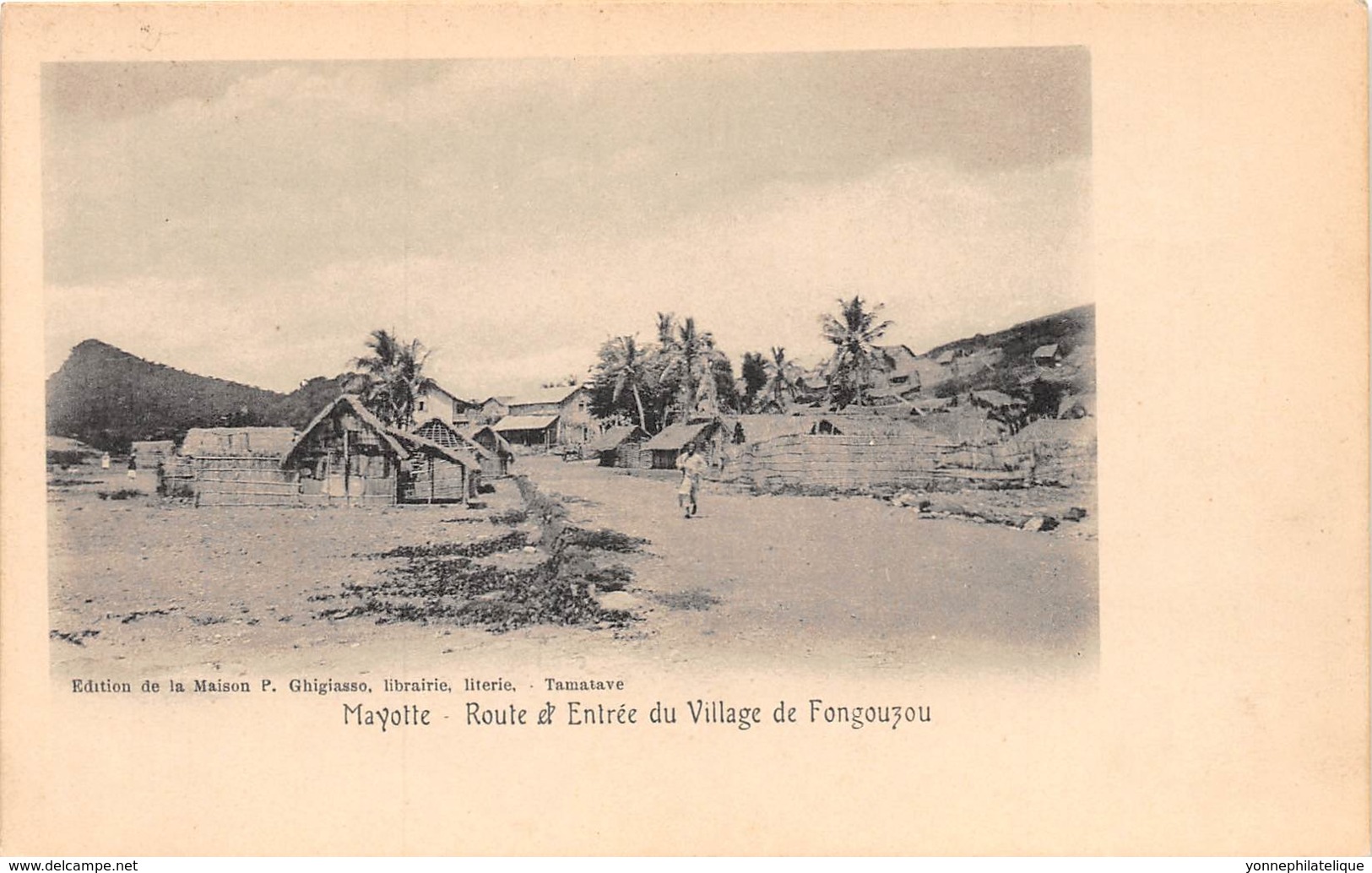 Mayotte / 37 - Route Et Entrée Du Village De Fongouzou - Mayotte