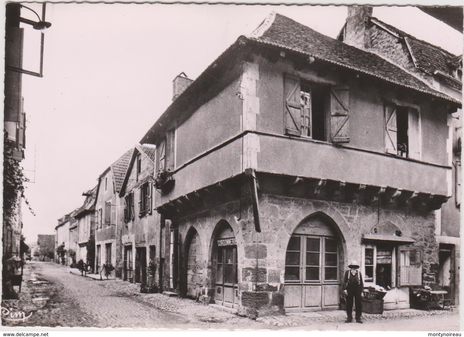 DAV :  Lot : BRETENOUX  :  Vue  Ancienne  Maison - Bretenoux