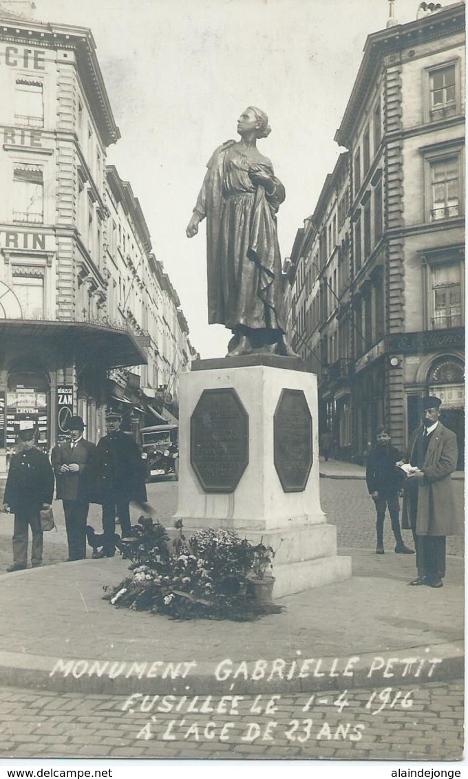 Brussel - Bruxelles - Monument Gabrielle Petit Fusillée 1-4-1916 - Photo F. Mat - Monuments, édifices