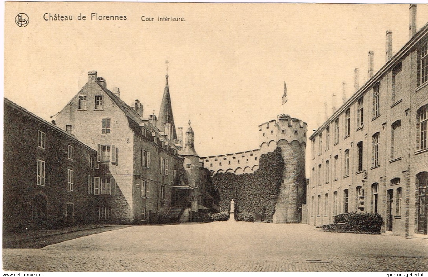 CPA - Florennes - Château De Florennes - Cour Intérieure - Nels - Florennes