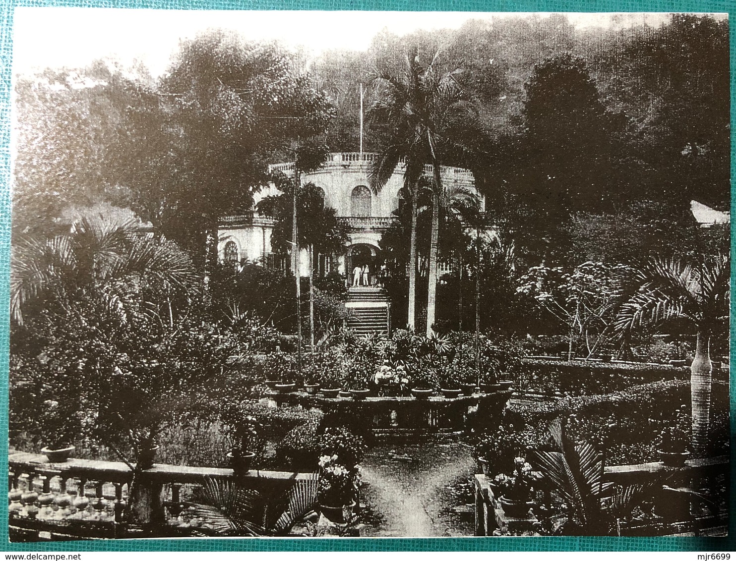 1980-10 FOLDED POST CARD WITH OLD TIME MACAU VIEWS, PRINTED BY GABINETE DE COMUNICAÇÃO SOCIAL, GOVERNMENT DEPARTMENT