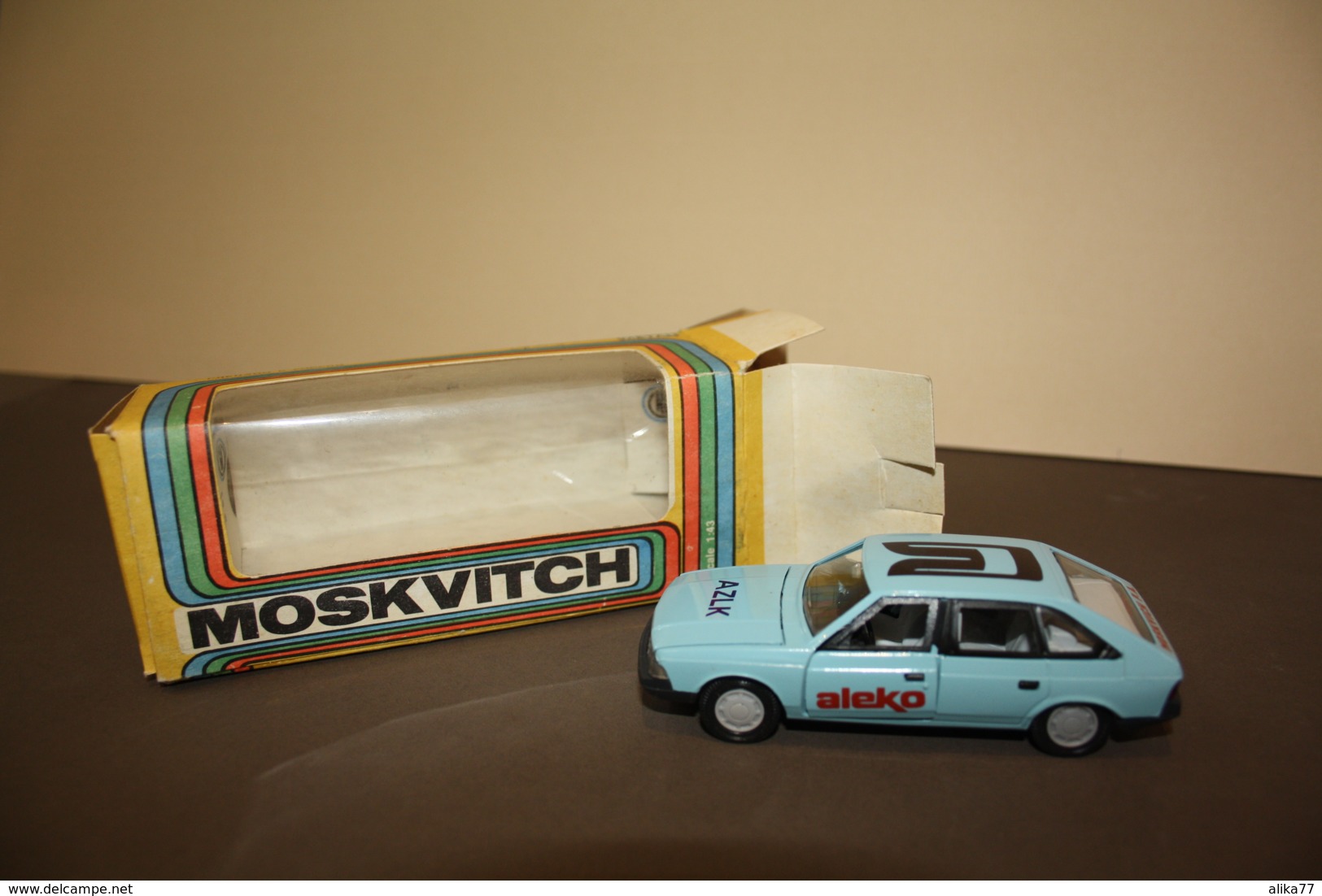 Voiture MOSKOVITCH    Fabrication Soviétique Au 1/43e - Other & Unclassified