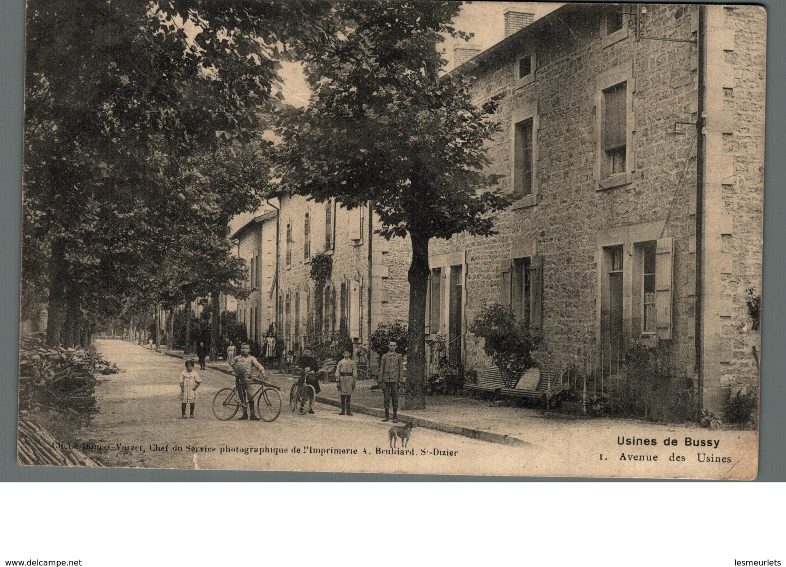 Cpa 52 Usines De Bussy Avenue Des Usines Déstockage à Saisir - Autres & Non Classés