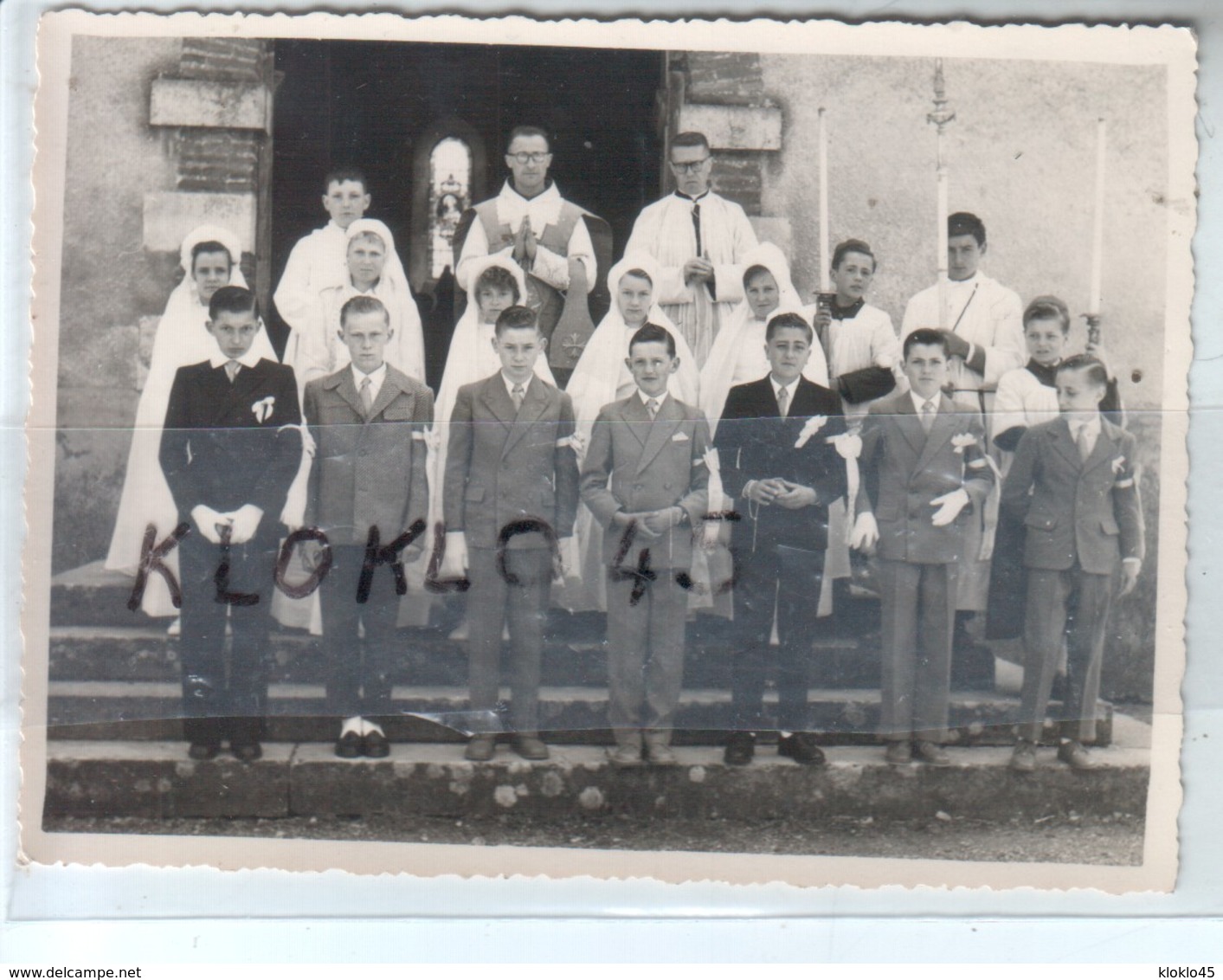 89 Champcevrais ( Yonne ) -  Photo Des Communiants Communiantes Devant Les Marches De L'Eglise - Juin 1956 - Autres & Non Classés