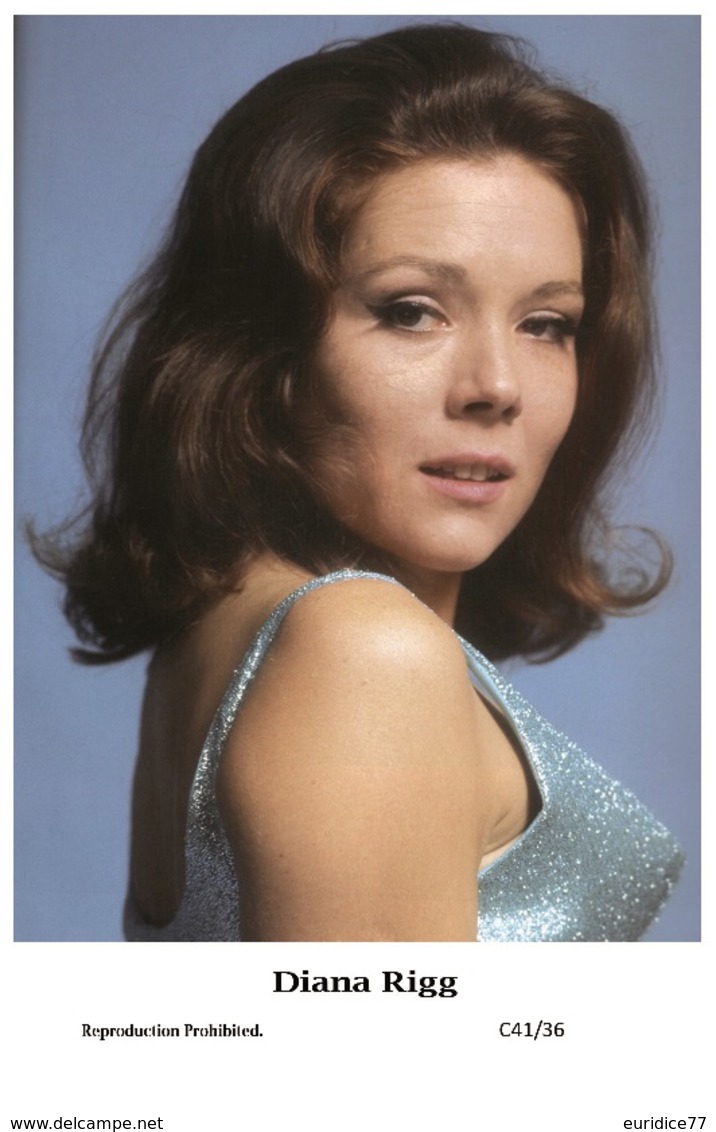 DIANA RIGG - Film Star Pin Up PHOTO POSTCARD - C41-36 Swiftsure Postcard - Artistas