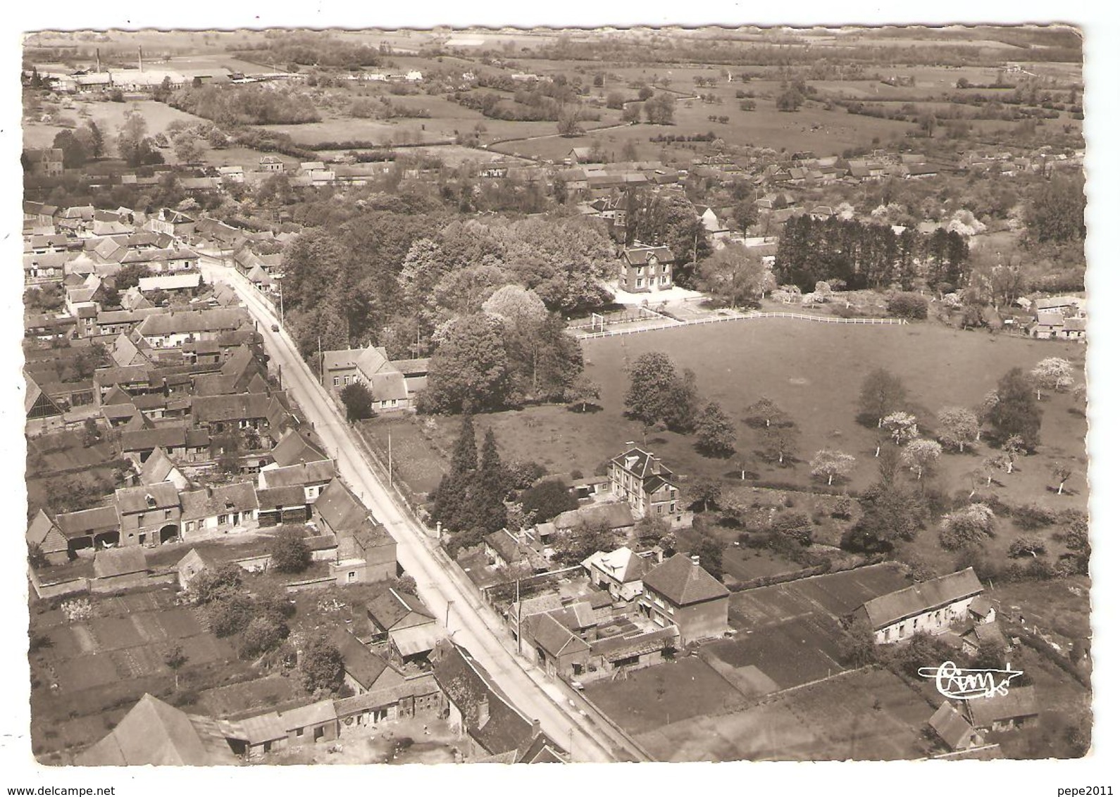 CPSM 60 AUNEUIL - Route De Noailles -Rue Du Général Leclerc Vue Aérienne - (Peu Courante) - Auneuil