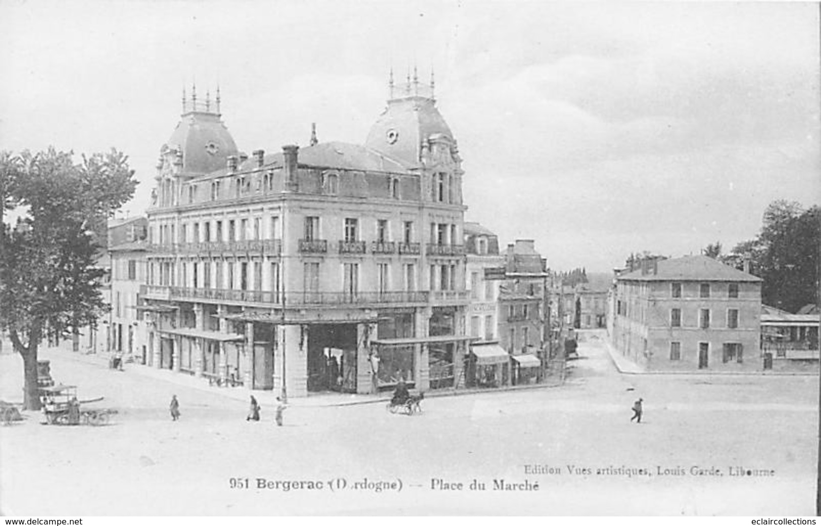 Bergerac       24         Place Du Marché        (voir Scan) - Bergerac