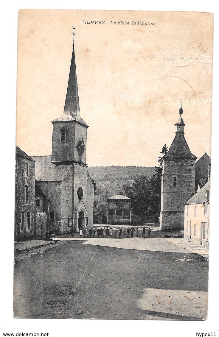 Vierves La Place De L'église Rare Animée - Viroinval