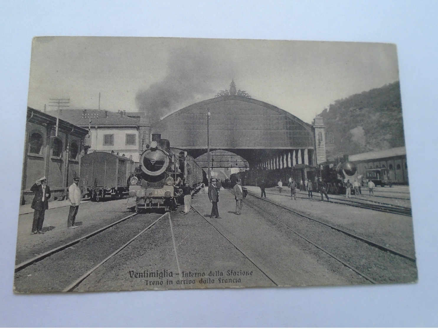 VENTIMIGLIA ITALY - INTERNO DELLA STAZIONE - TRENO IN ARRIVO DALLA FRANCIA - NOT TRAVELLED - Other & Unclassified