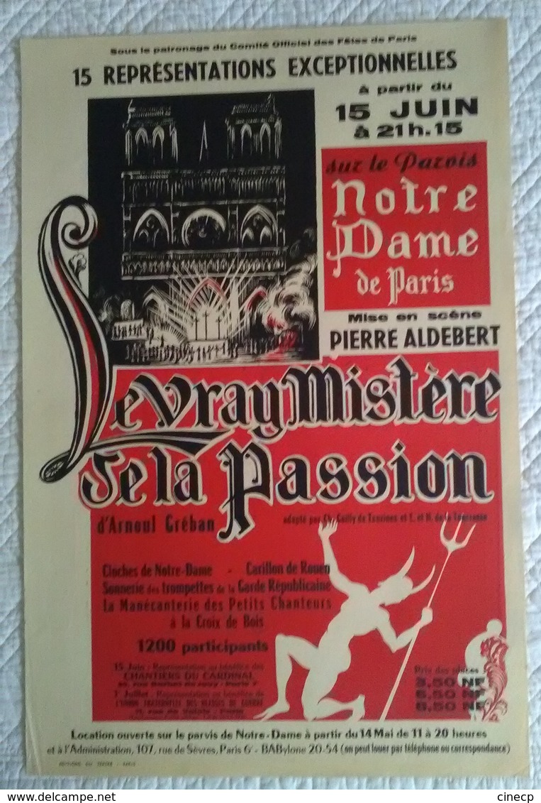 AFFICHE ORIGINALE ANCIENNE NOTRE DAME DE PARIS SPECTACLE LE VRAI MYSTERE DE LA PASSION 1954 - Plakate