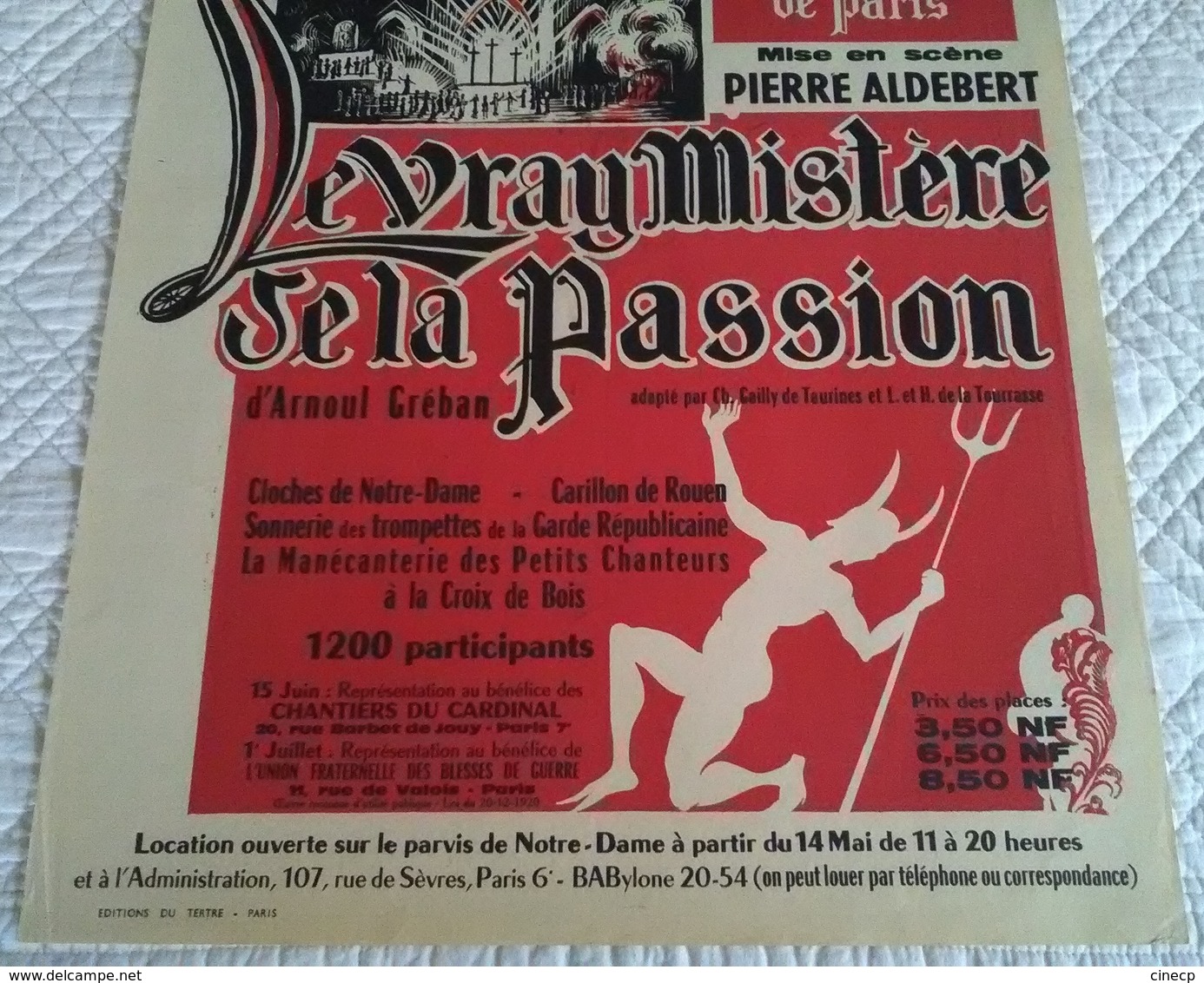 AFFICHE ORIGINALE ANCIENNE NOTRE DAME DE PARIS SPECTACLE LE VRAI MYSTERE DE LA PASSION 1954 - Plakate