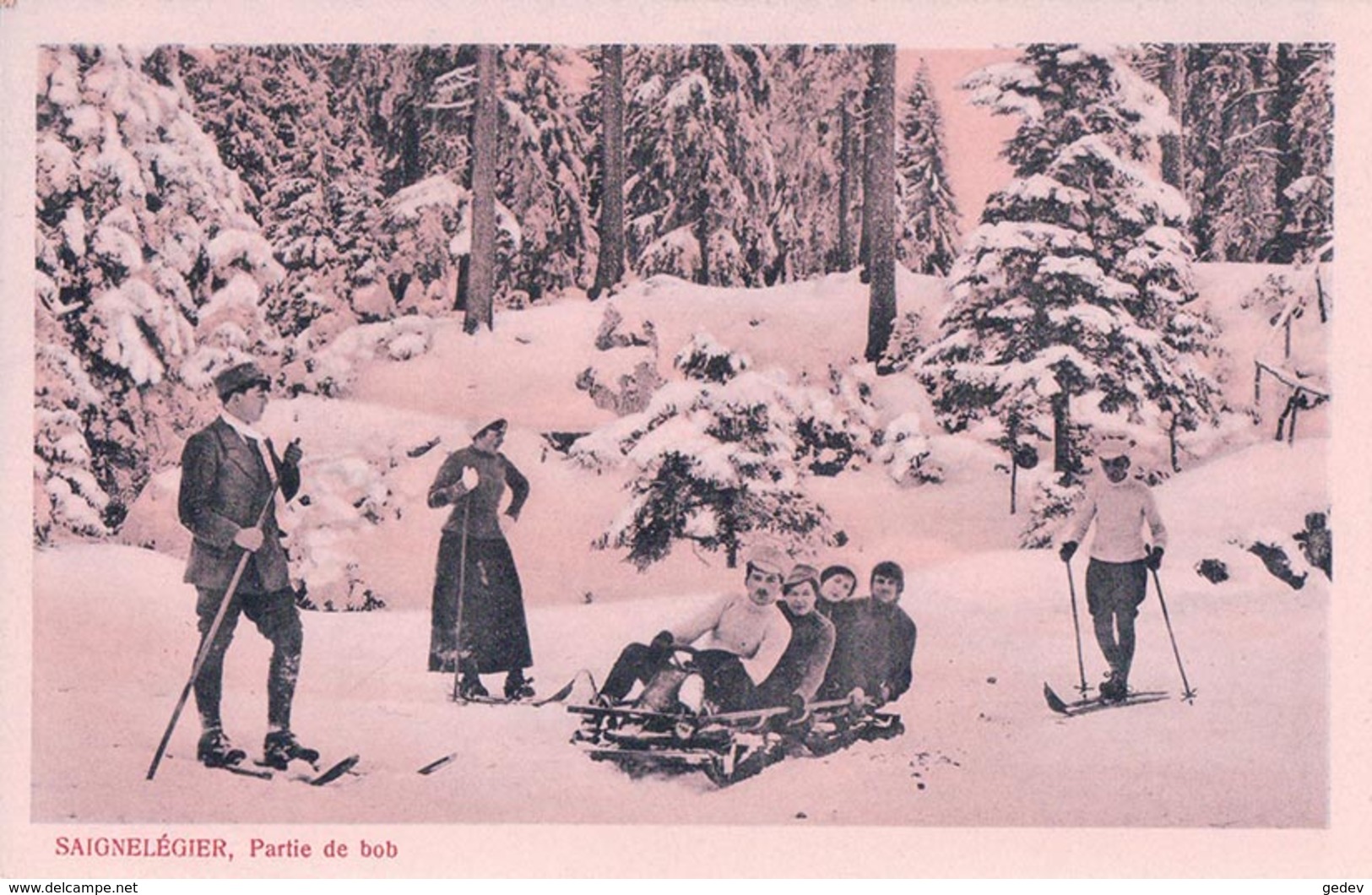 Sport D'hiver, Saignelégier, Partie De Bob Et Skieurs (10376) - Winter Sports