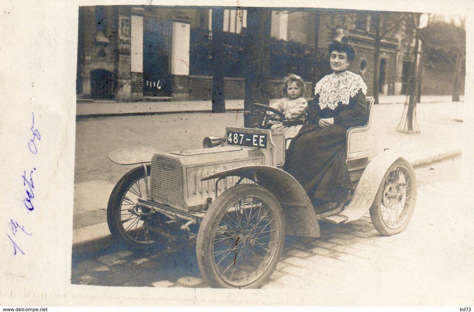 Cpa " Voiture Ancienne " ( Femmes / Enfant ), écrite En 1905 - Voitures De Tourisme