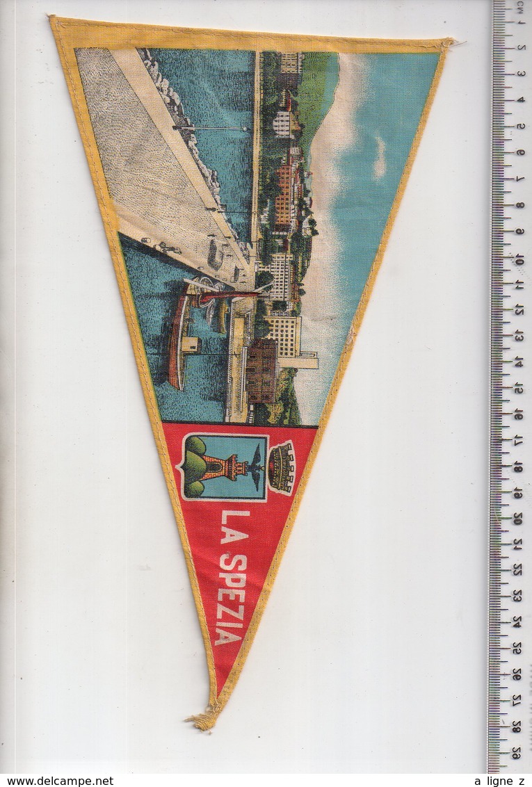 REF ENV : Fanion Flag Pennant Stendardo Touristique Ancien : La Spezia - Obj. 'Souvenir De'
