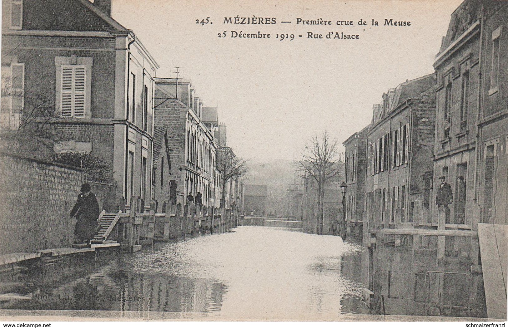 CPA - AK Charleville Mézières Première Crue De La Meuse Maas 1919 Rue D' Alsace Elsaß Hochwasser 08  Ardennes Ardennen - Charleville