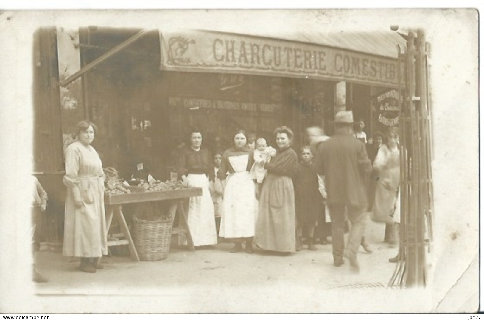 CPA PHOTO CHARCUTERIE COMESTIBLES Conserves A Sardines AMIEUX Frères - Shopkeepers