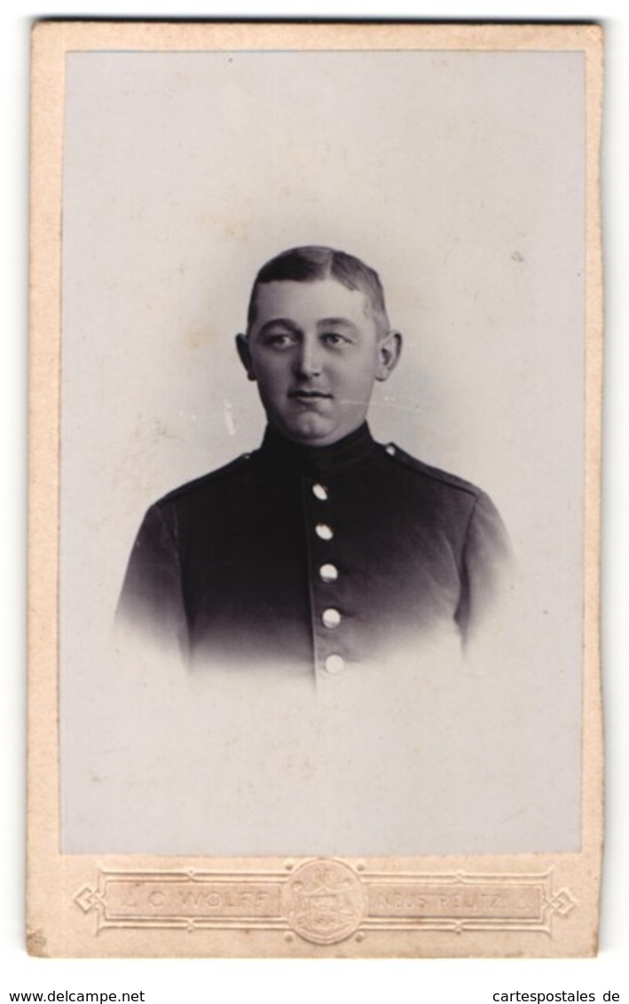 Fotografie C. Wolff, Neustrelitz, Portrait Soldat In Uniform - Personnes Anonymes