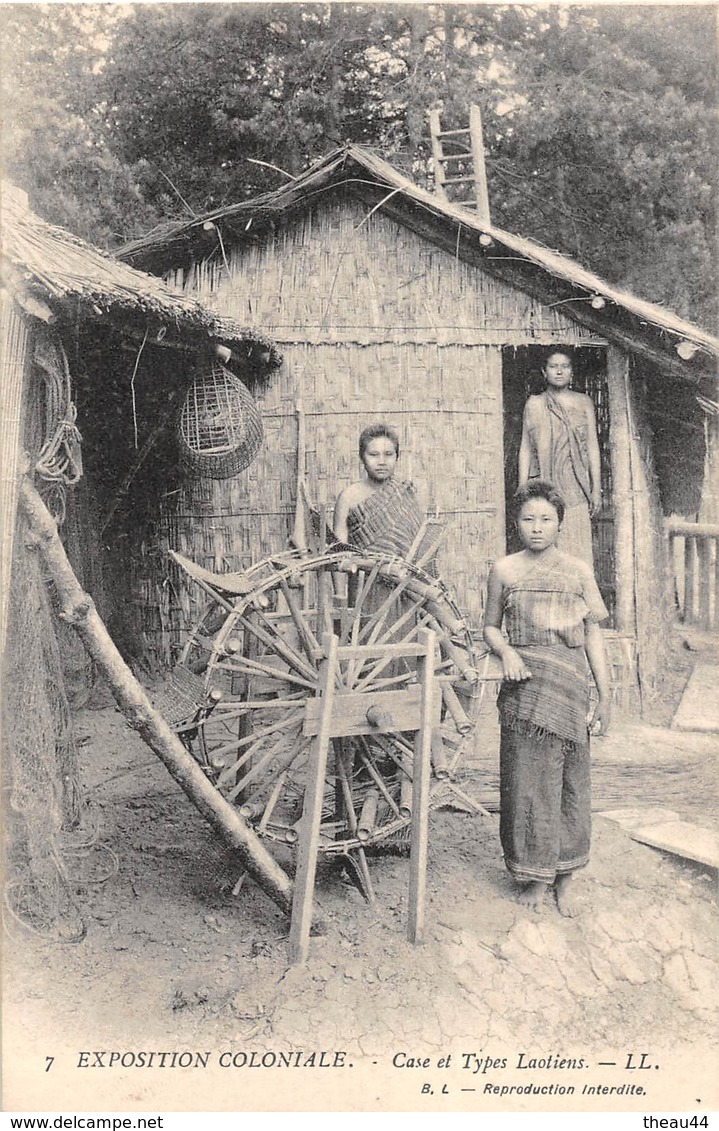 ¤¤  -  LAOS   -  Case Et Type Laotiens   -  Feux D'Artifices ??      -  ¤¤ - Laos