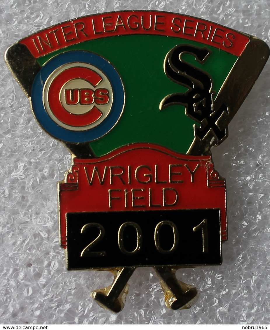 Pin's Baseball Cubs De Chicago Interleague Séries . Wrigley Field 2001 . 30X31 Mm . Superbe - Honkbal