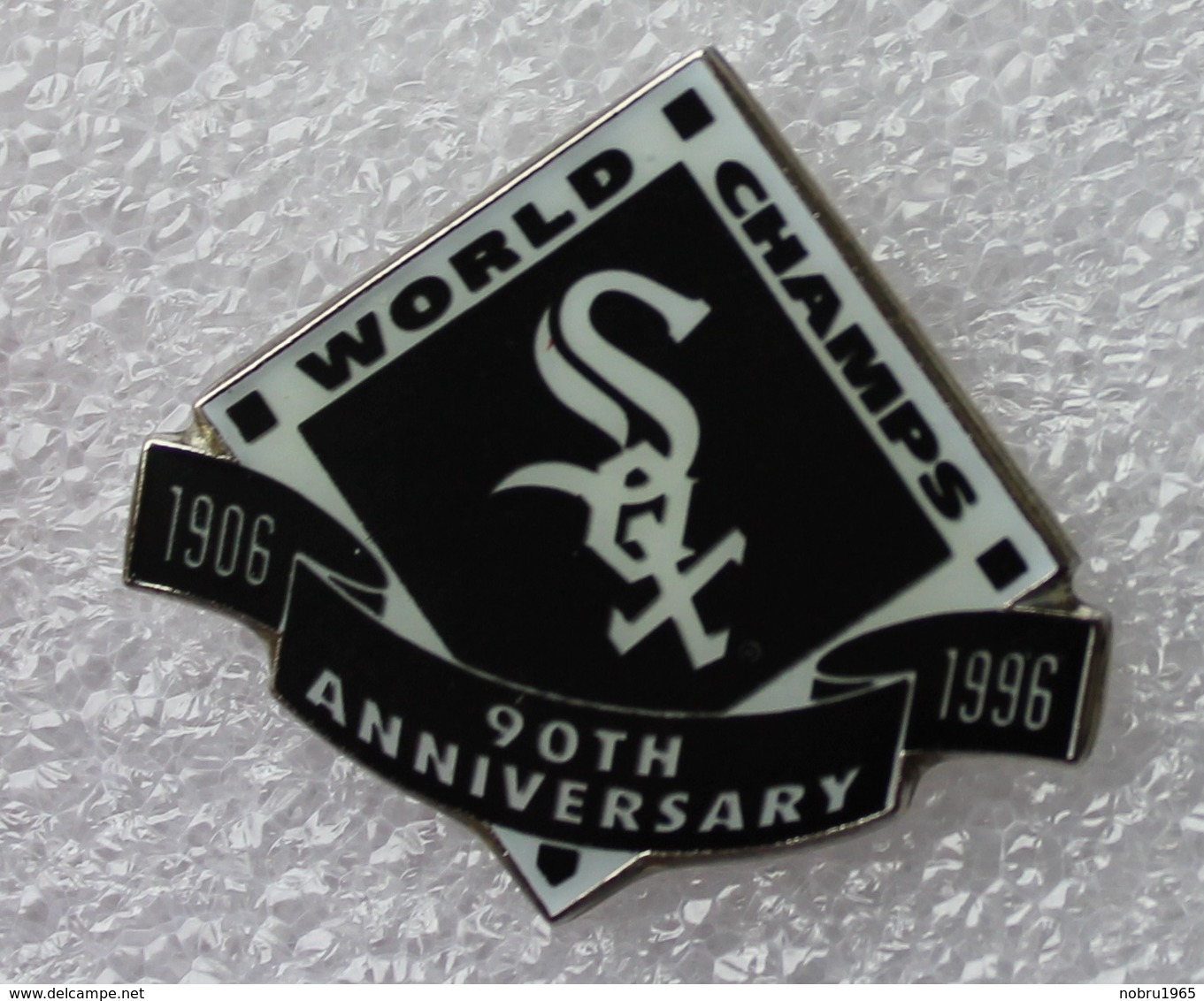 Pin's Baseball Sox World Champs 1906/1996 . 30X32 Mm . Superbe - Honkbal