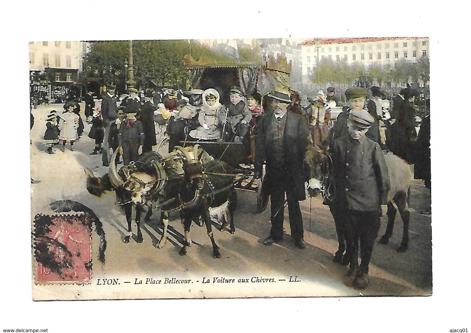 69 Lyon Place Bellecour La Voiture Aux Chevres Lyon 1907 - Autres & Non Classés