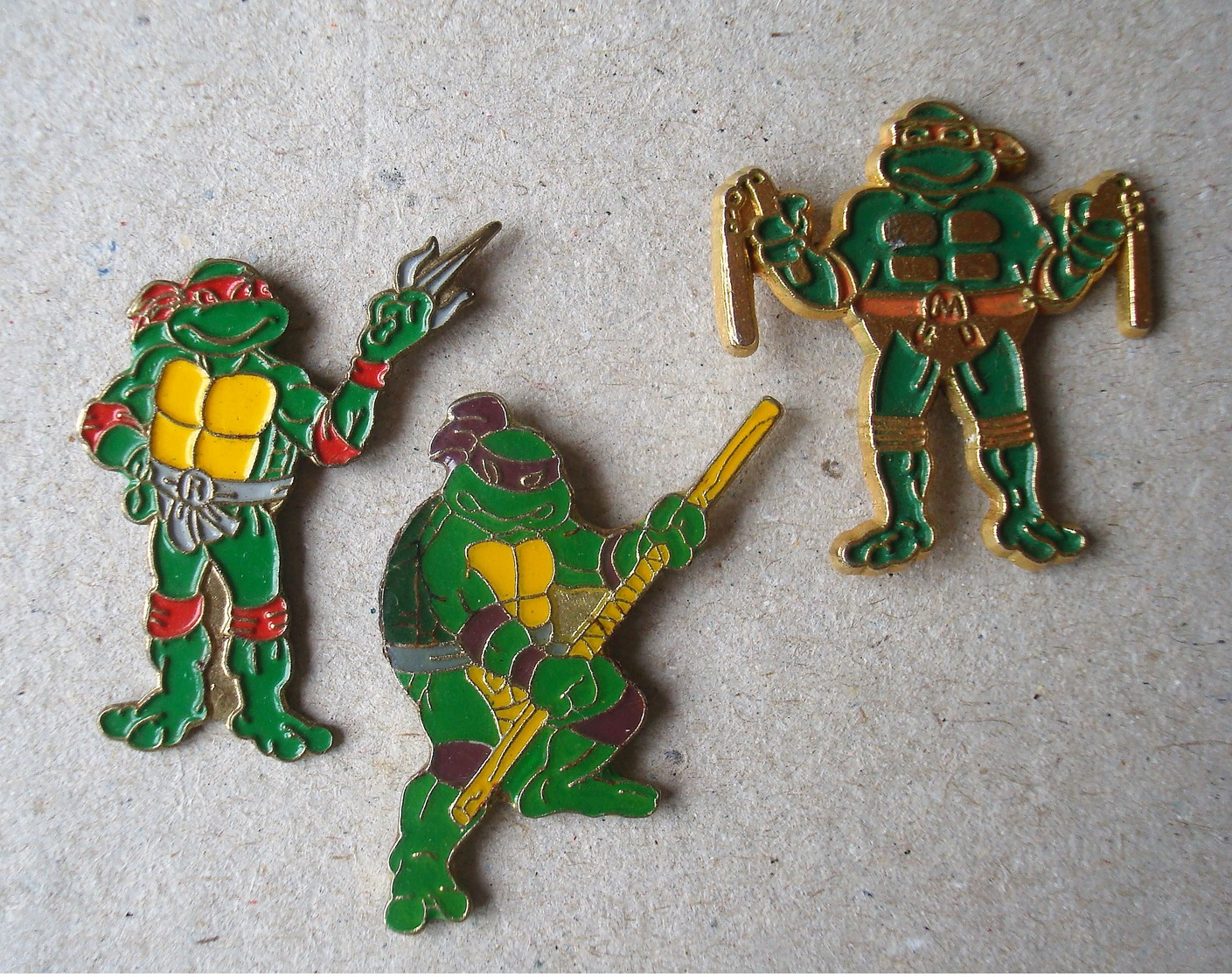 Tortues Ninja. - 3 Pin's Raphael Michelangelo Donatello. - Tiere