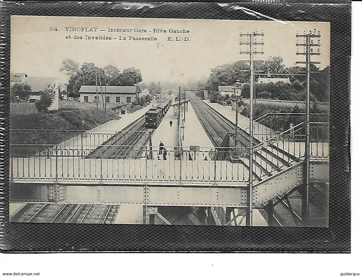 78-VIROFLAY-Une Vue Animée Du Train Entrant Dans La Gare Prise De La Passerelle - Viroflay