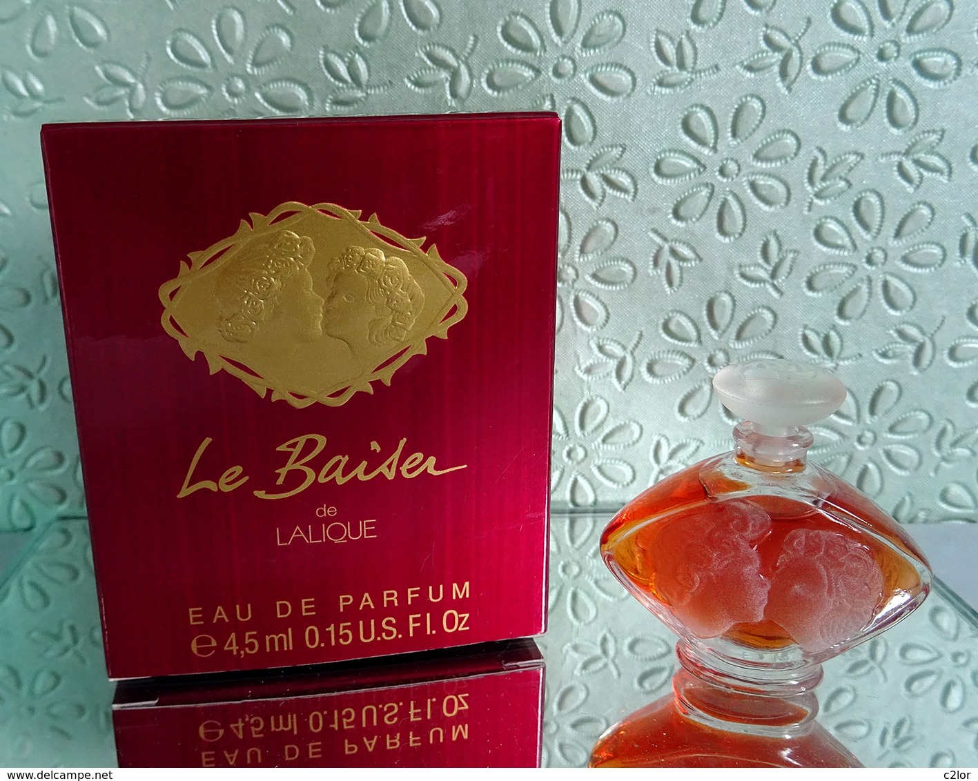Miniature De Parfum "LE BAISER  " De LALIQUE Eau De Parfum 4,5 Ml Avec Sa Boîte - Miniatures Femmes (avec Boite)