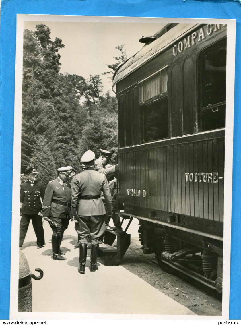 Guerre 39-45- 1940-armistice-le Fuhrer-Hitler - Suivi De Goering- Entrant  Dans Le Wagon- - Weltkrieg 1939-45