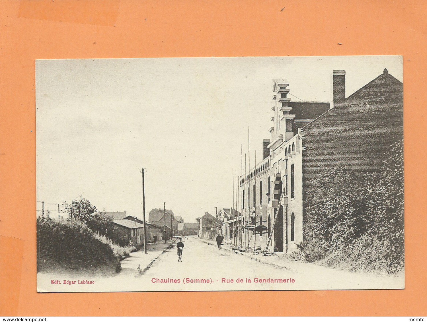 CPA   - Chaulnes - (Somme) - La Gendarmerie - Chaulnes