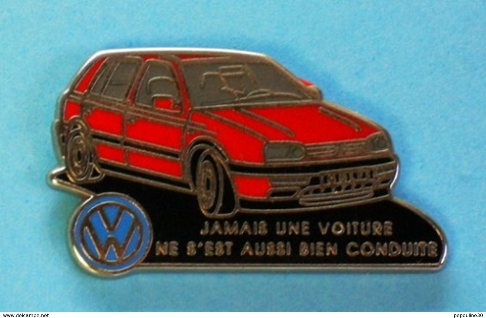 1 PIN'S  //  ** VOLKSWAGEN / GOLF ** . (Decat Paris) - Volkswagen