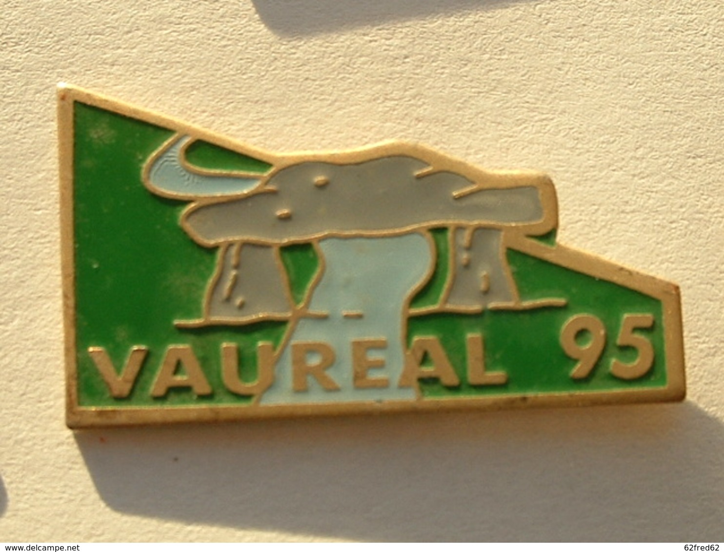 PIN'S VAUREAL 95 - DOLMEN - Steden