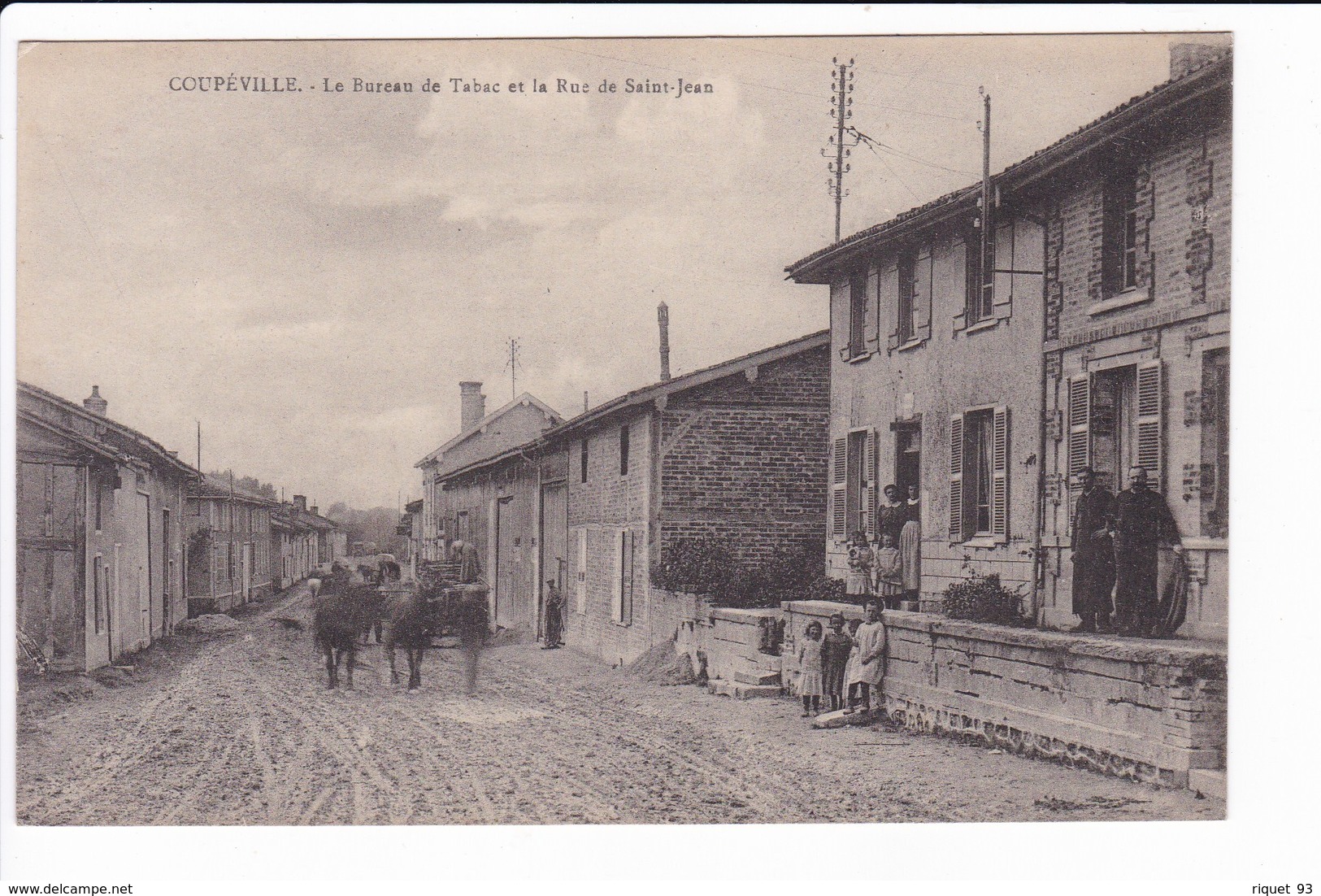 COUPEVILLE - Le Bureau De Tabac Et La Rue De Saint-Jean - Sonstige & Ohne Zuordnung