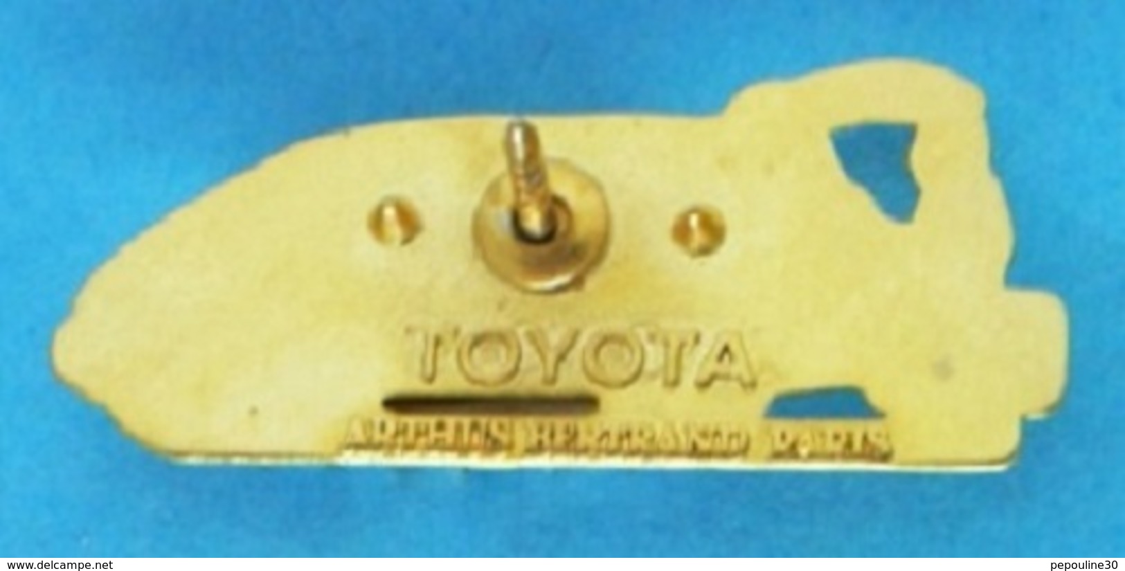 1 PIN'S  //  ** TOYOTA / PREVIA ** . (Toyota Arthus Bertrand Paris) - Toyota