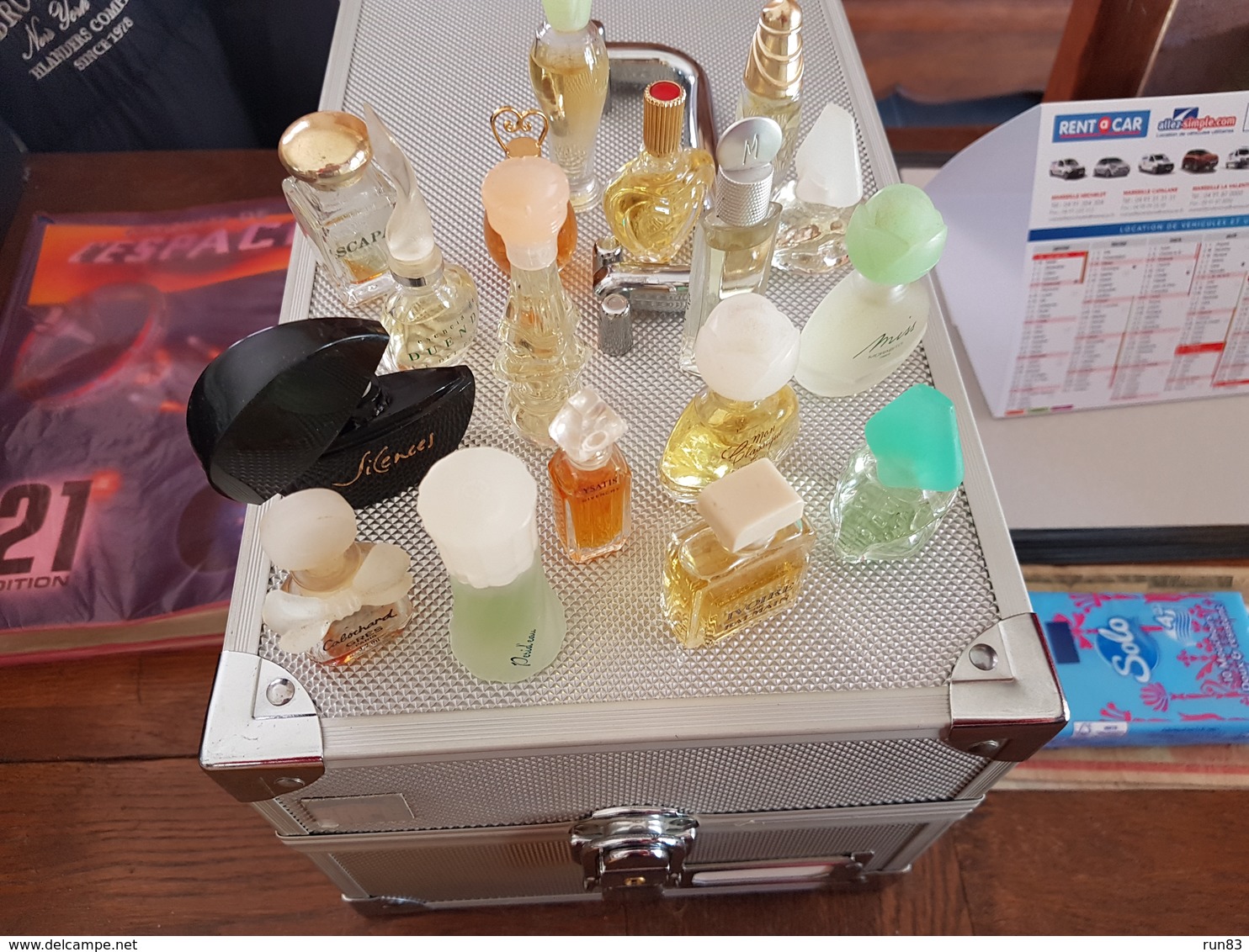 KIT DE 17 BOUTEILLES DE PARFUM DIFFERENTES - Miniatures (sans Boite)