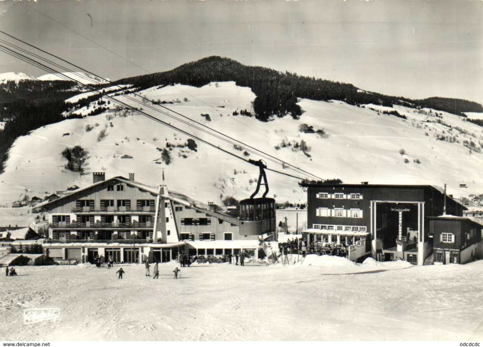 CPSM Grand Format MEGEVE  Départ Du Téléférique De Rochebrune Regards Sur Les Pistes Du Jaillet RV  Timbre Cachet Flamme - Megève