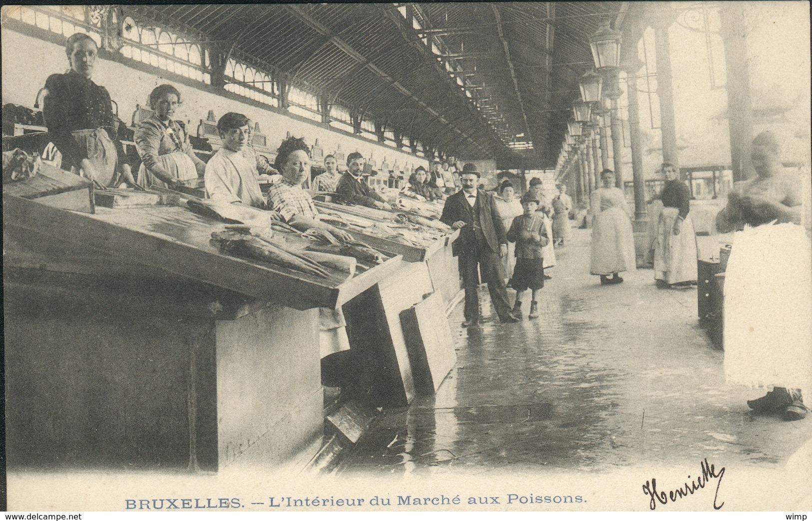 BRUXELLES : L'Intérieur Du Marché Aux Poissons - Marchés