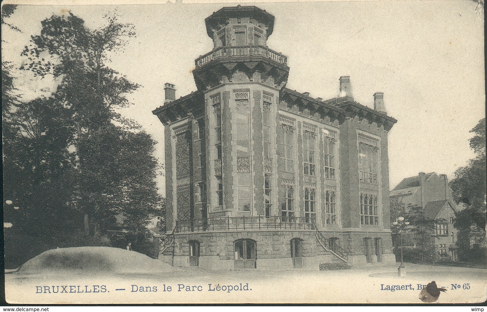 BRUXELLES :  Dans Le Parc Léopold - Bossen, Parken, Tuinen